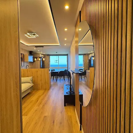 Exclusive Beachfront In - Newly Renovated